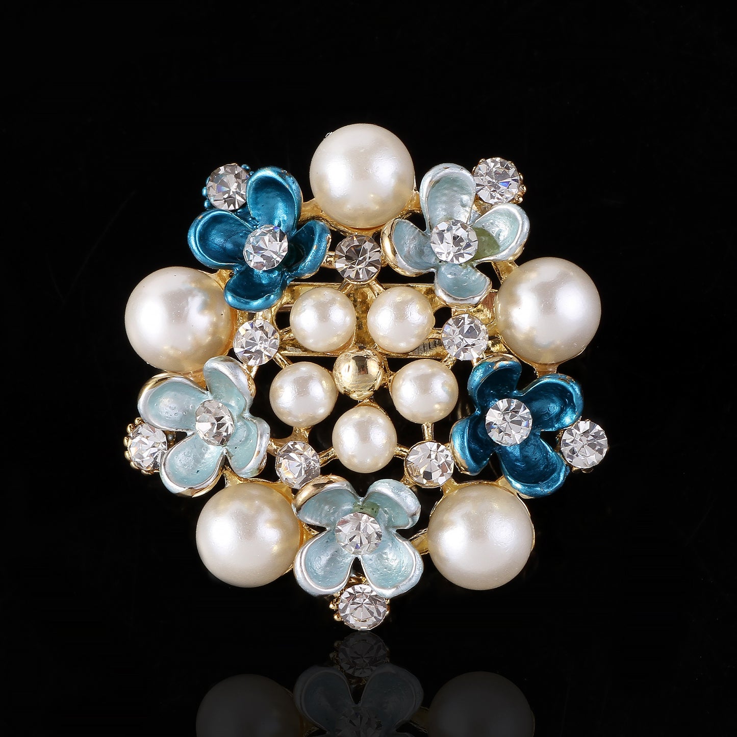 Stylish Brooch on a dress - Image 3
