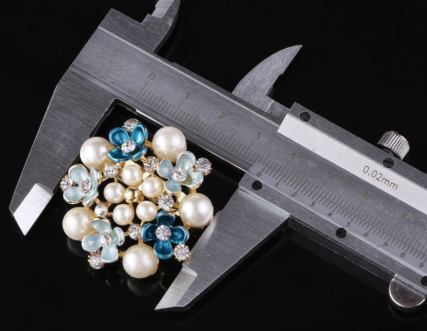 Detailed view of Floral Pearl Brooch - Image 2