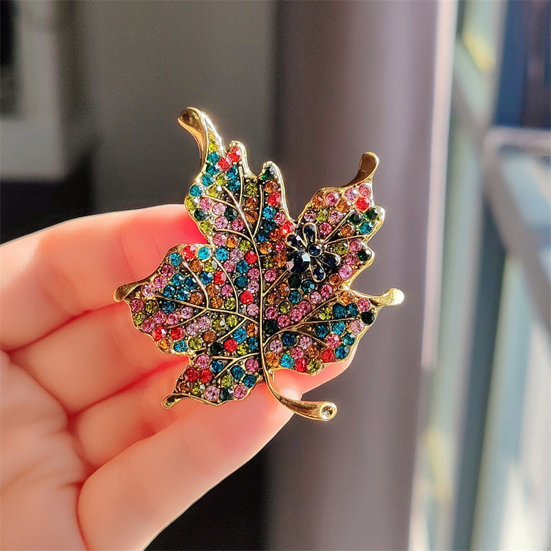 Fashion model wearing the leaf brooch - image 9