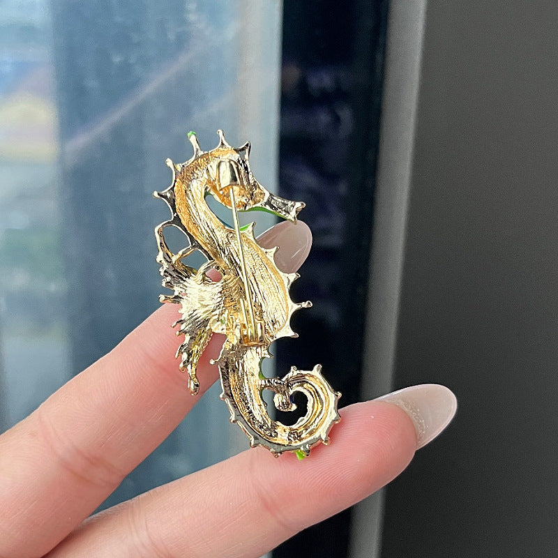 Fashion Brooch Decor Image 4