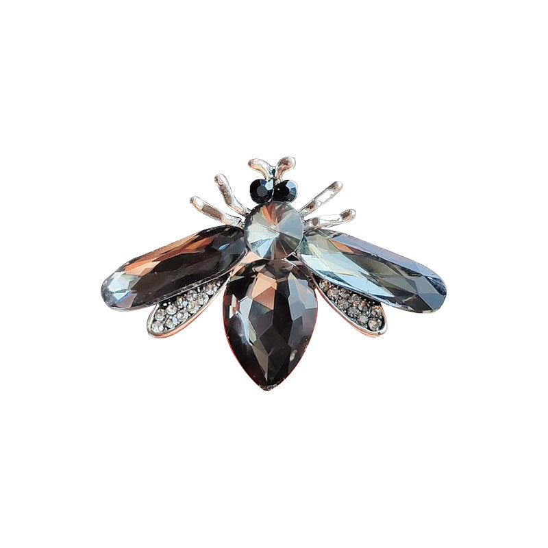 Durable alloy bee pin for unisex fashion