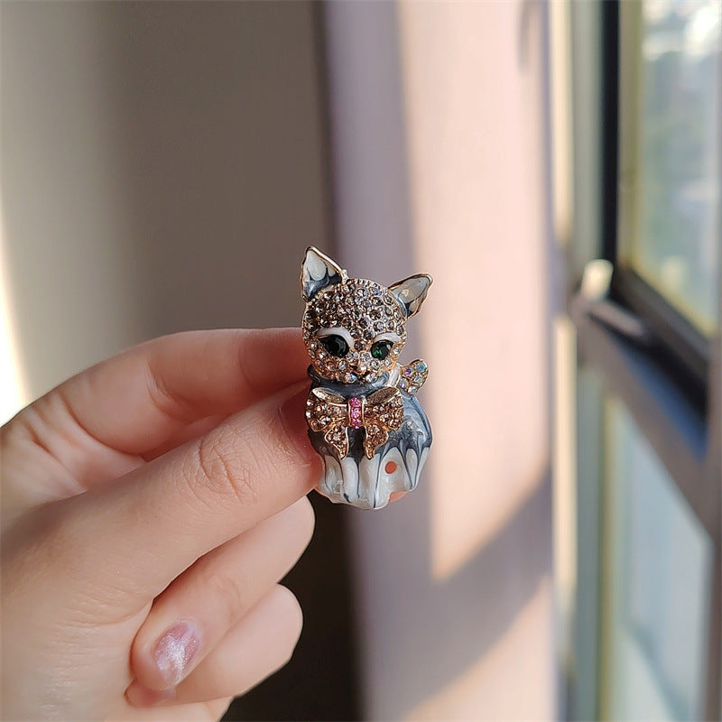 Cat-Themed Alloy Brooch Image 2