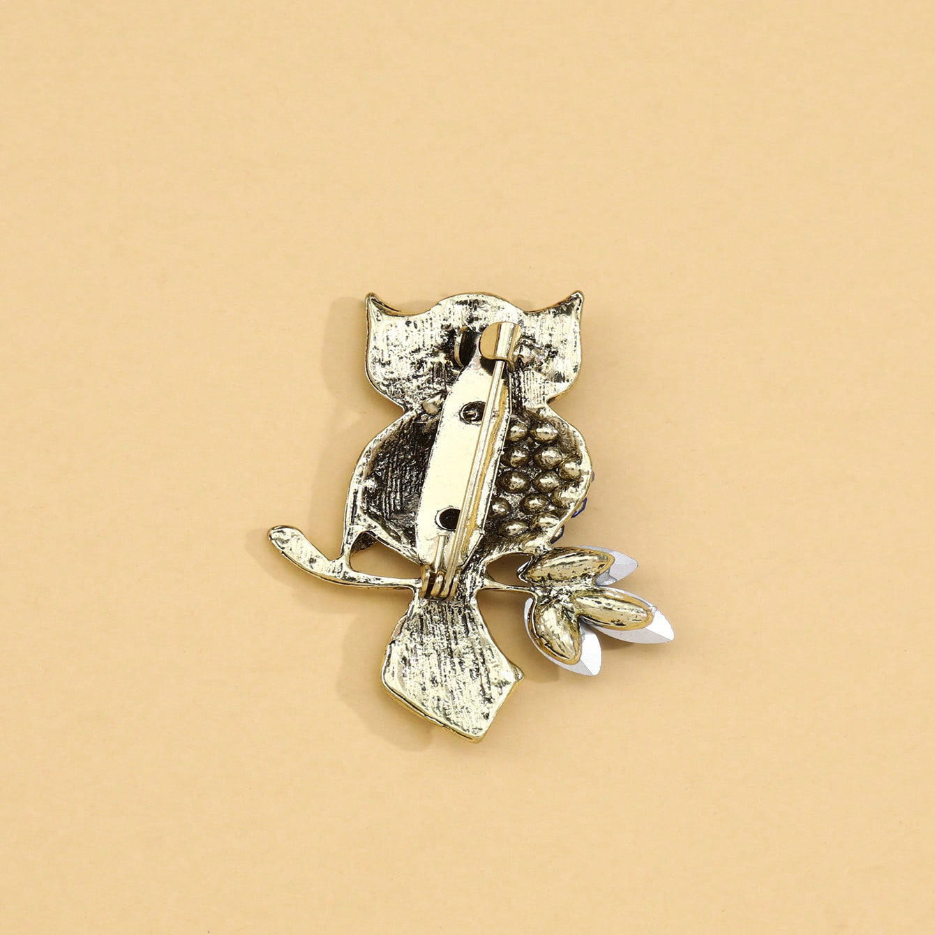Elegant owl brooch with crystals - image 1