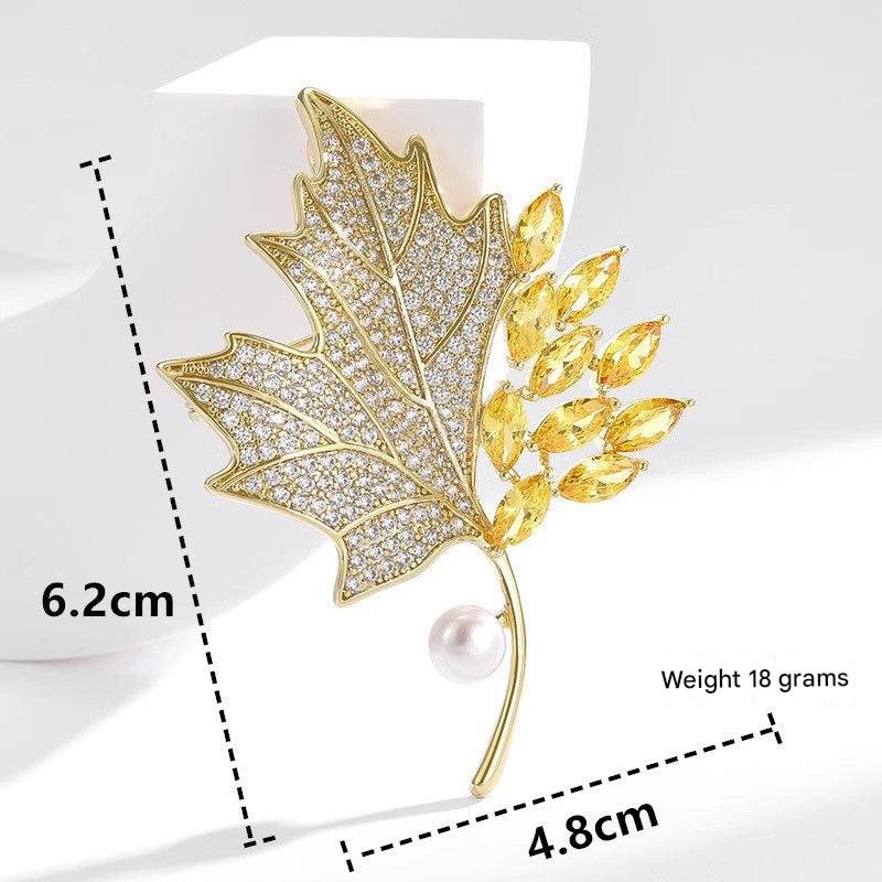 Fashionable golden brooch for outfits