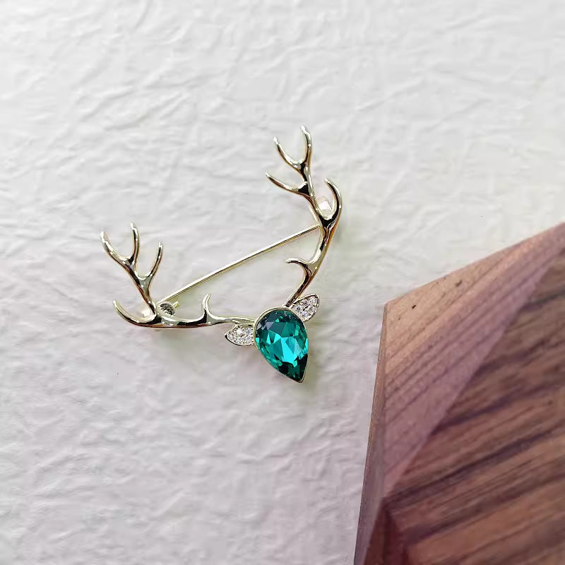 Fashion front angle of brooch image 4