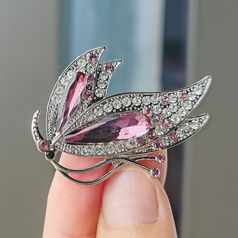 Fashionable jewelry accessory for outfits