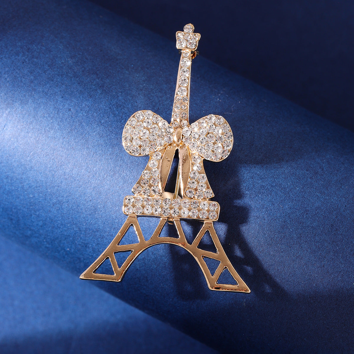Fashion brooch in high-quality alloy