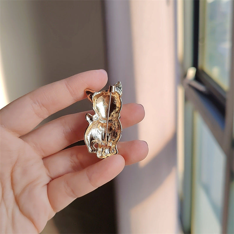 Versatile Accessory Brooch Image 4