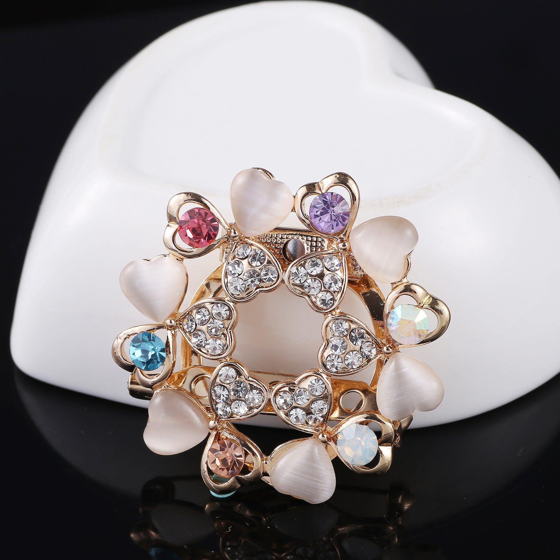 Elegant Dual-Purpose Rhinestone Cat Eye Brooch Front View