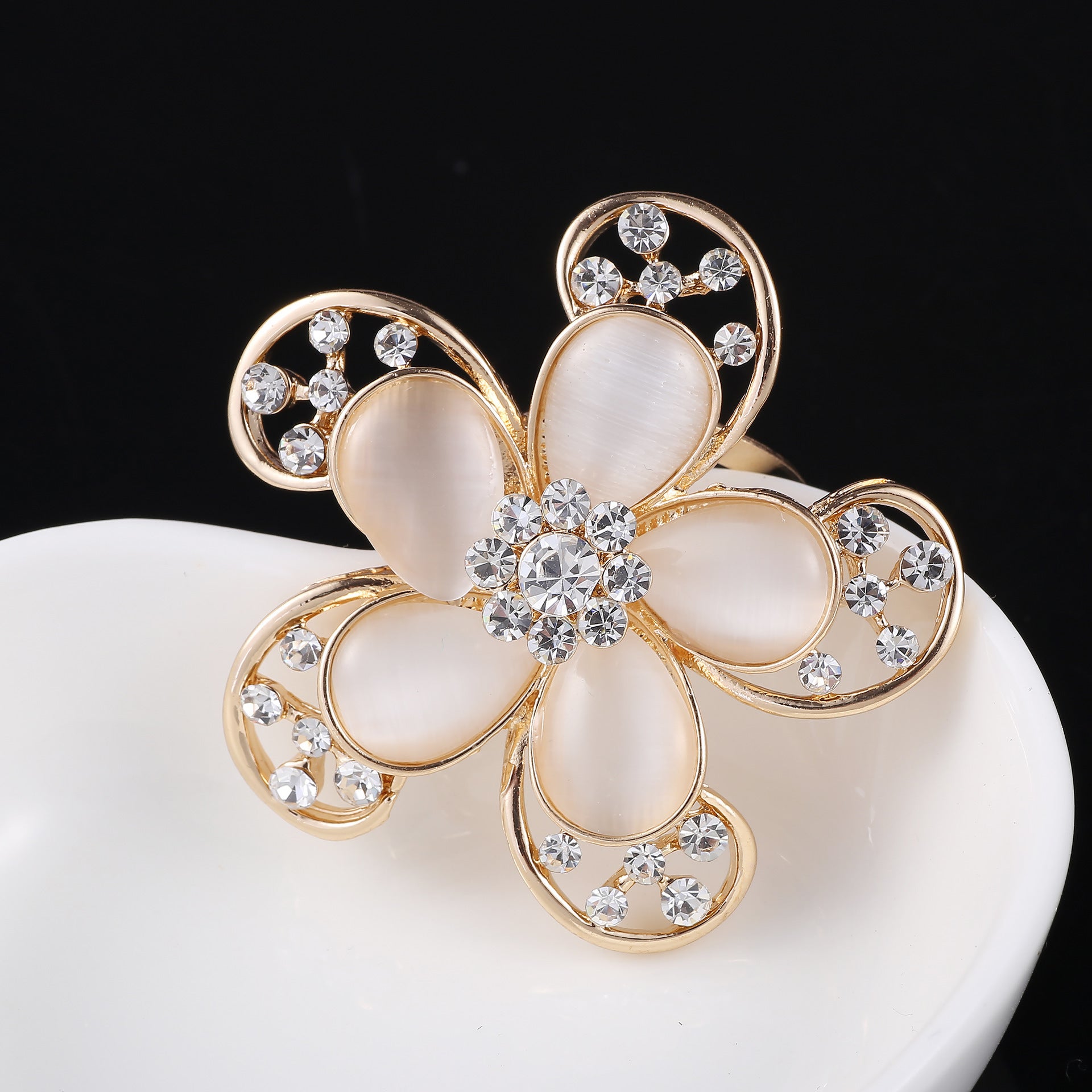 Alloy Rhinestone Brooch with Multi-Color Options