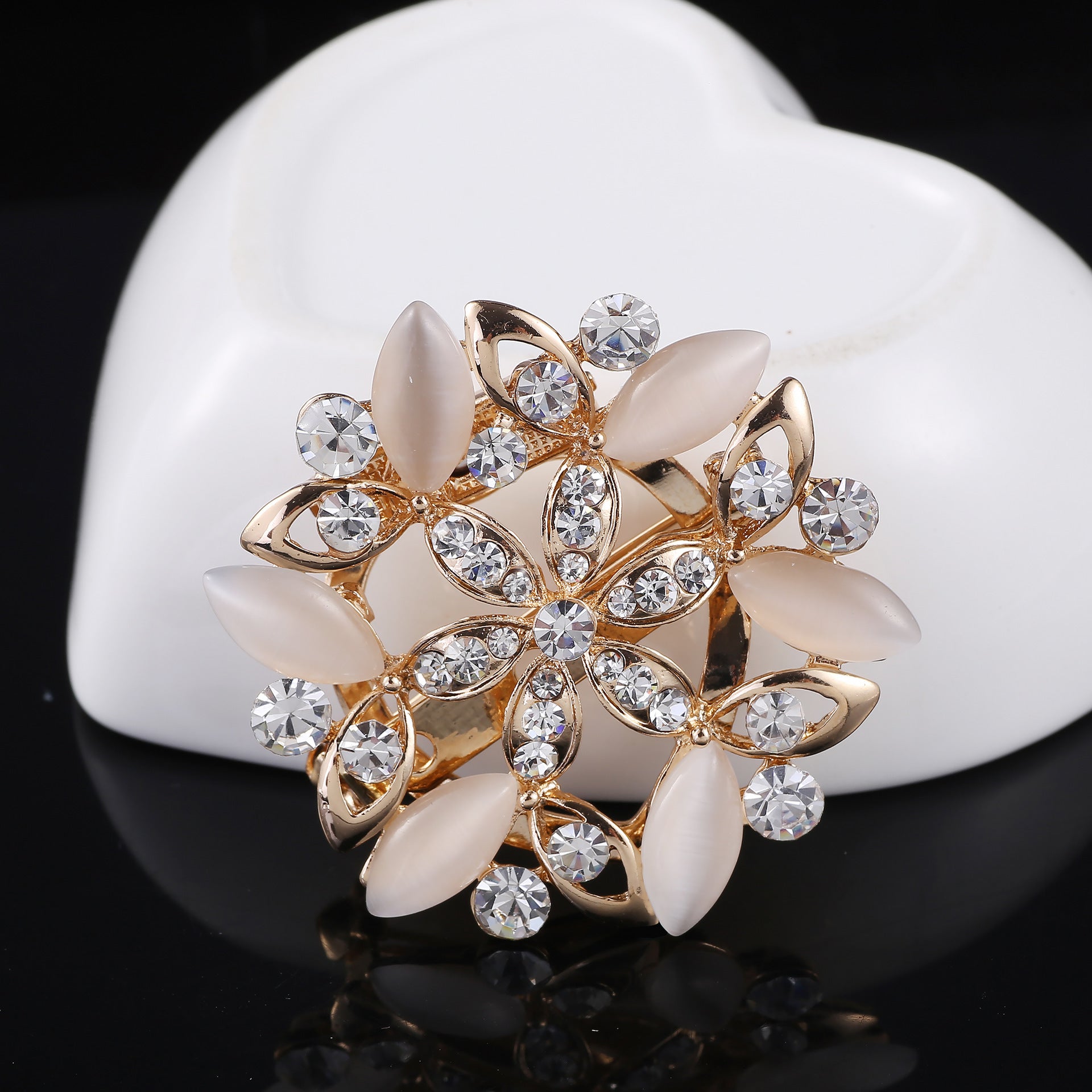 Alloy Rhinestone Brooch with Multi-Color Options
