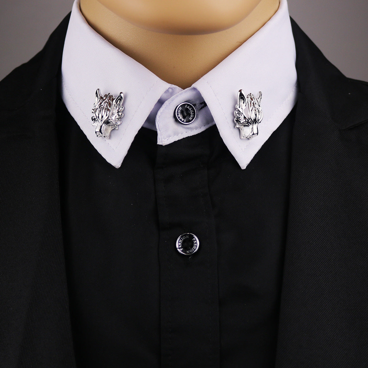 Silver Wolf Head Brooch Image 4