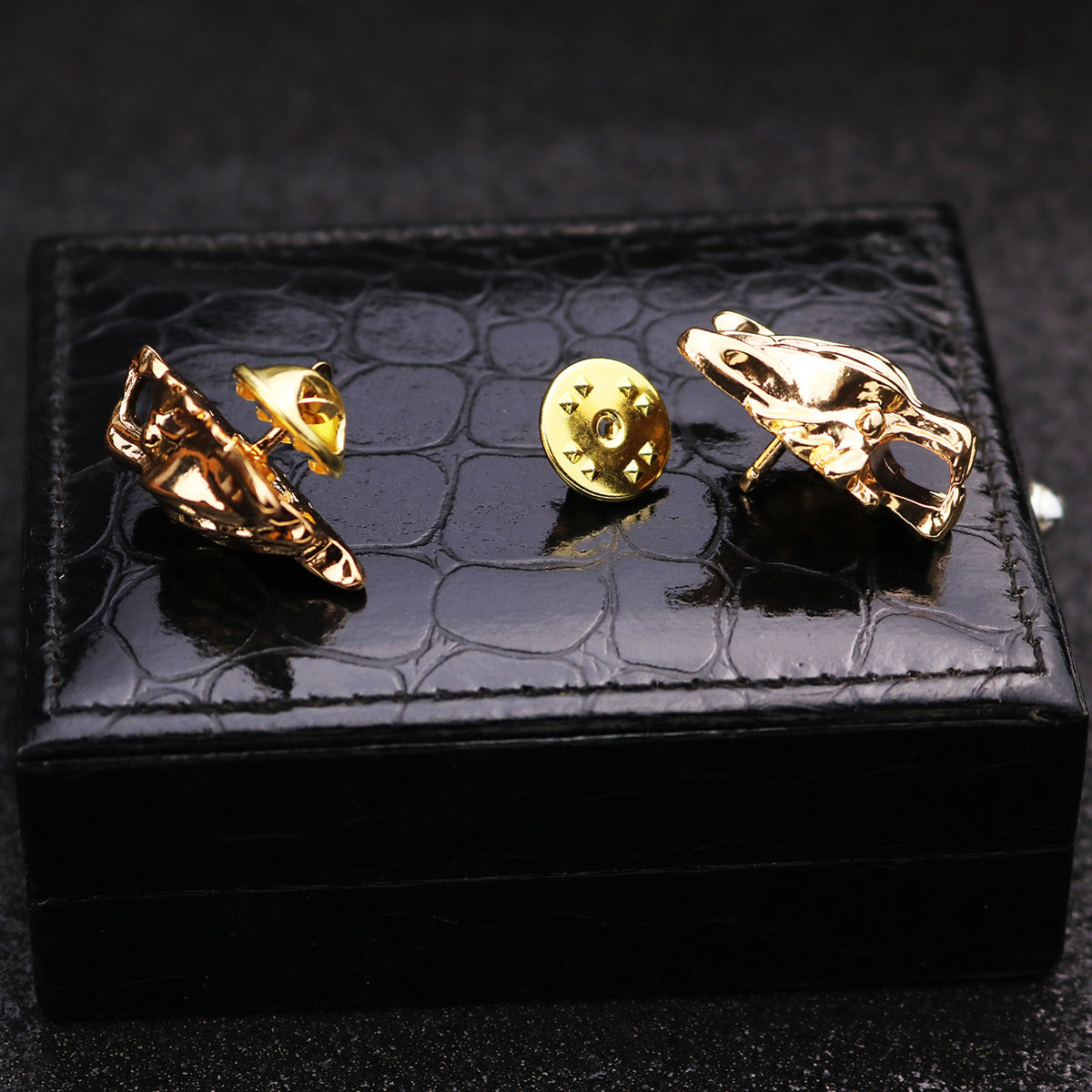 Gold Alloy Wolf Pin Image 3
