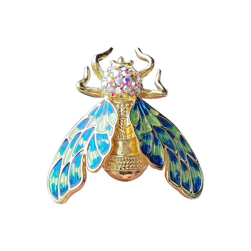Vintage-style animal brooch accessory