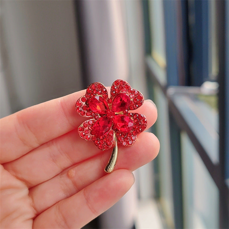 Elegant four-leaf clover pin