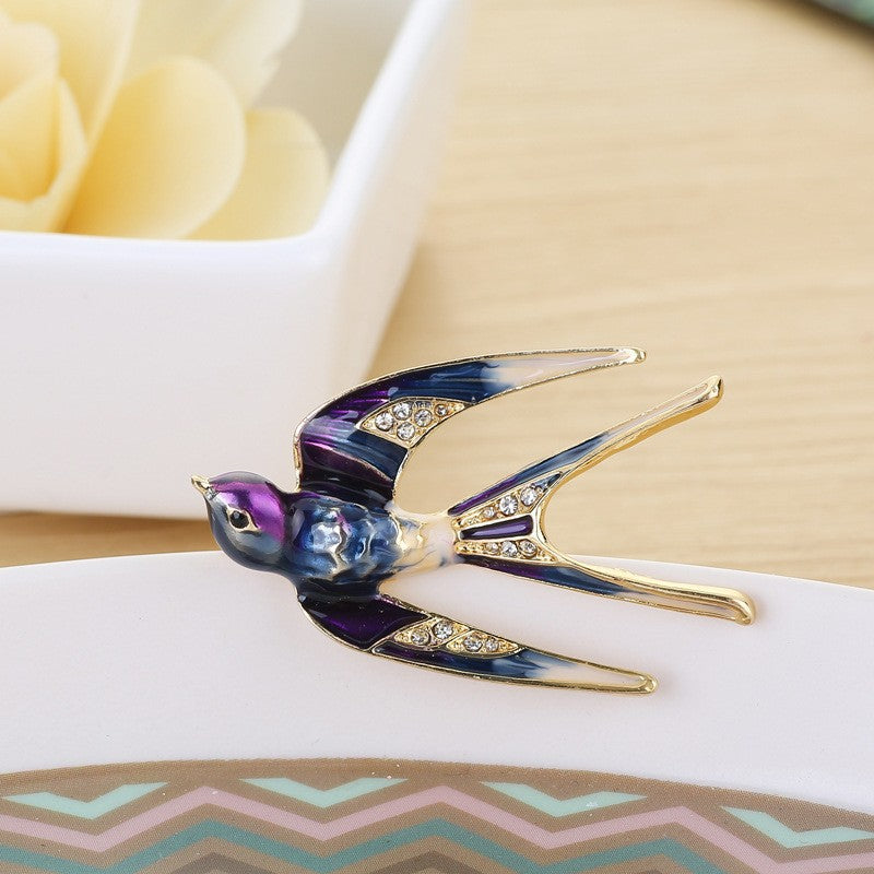 Frog brooch fashion accessory