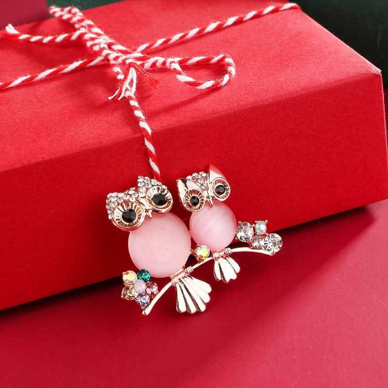 Frog brooch fashion accessory