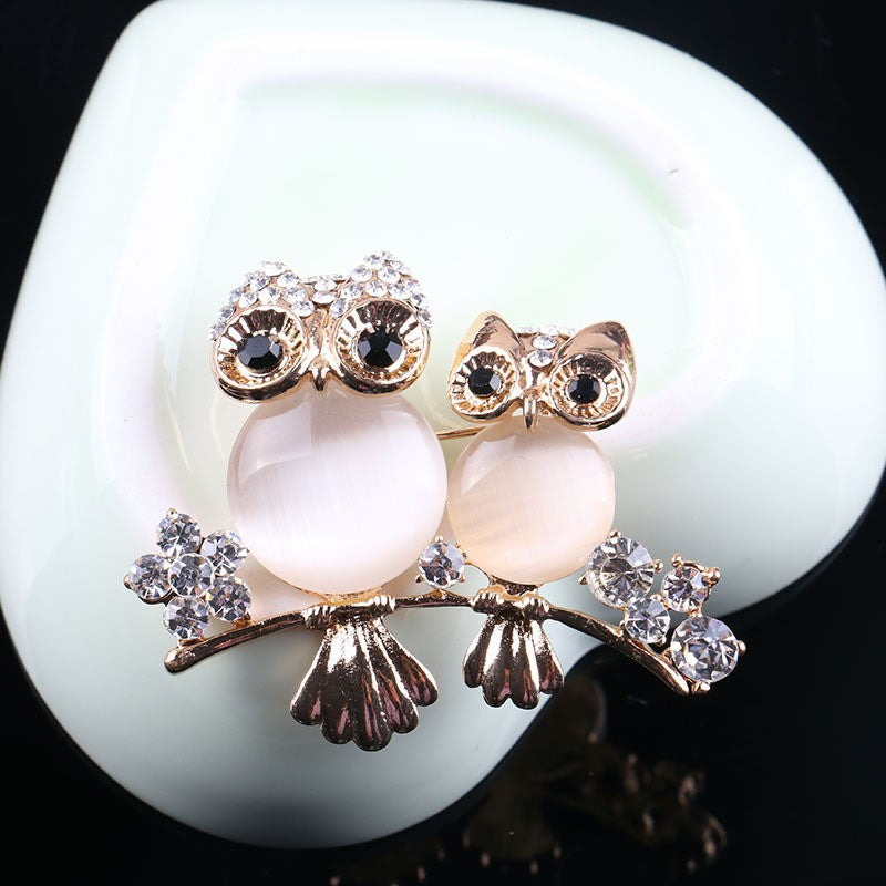 Animal pin brooch bee design