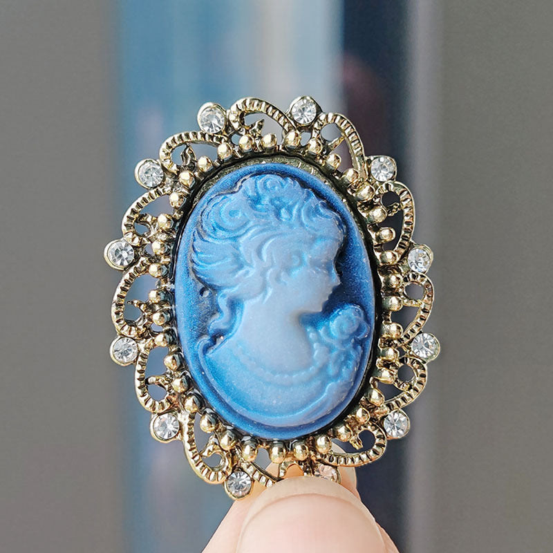 Elegant Vintage Brooch Accessory