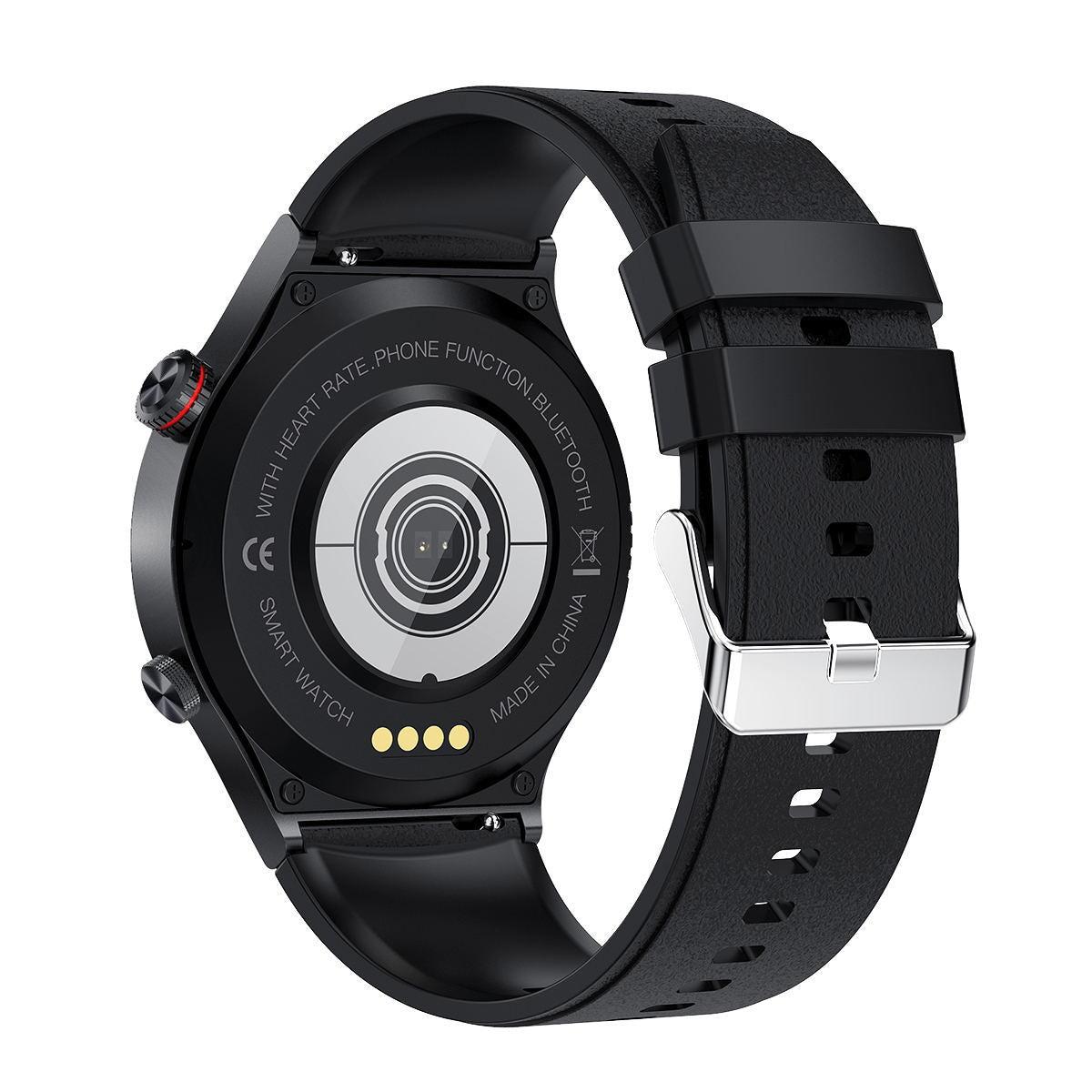 QW33 Smartwatch Displaying Heart Rate