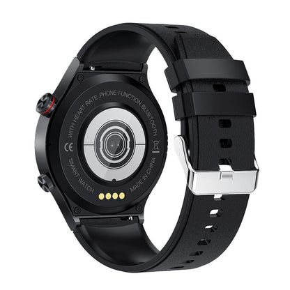 QW33 Smartwatch Displaying Heart Rate