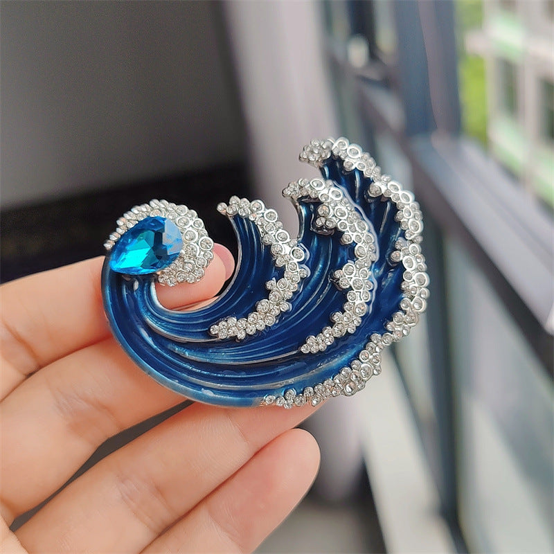 Fashion accessory for women brooch