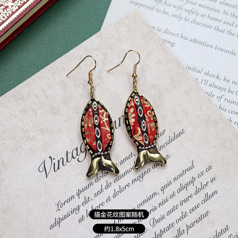 Stylish earrings for any occasion 10