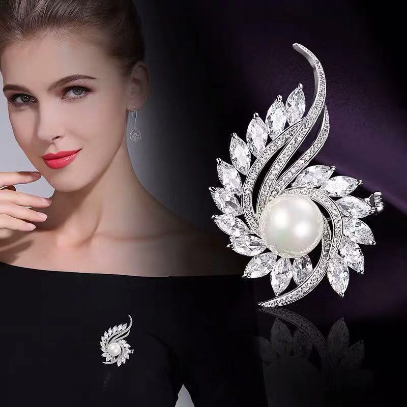Stylish scarf clip accessory
