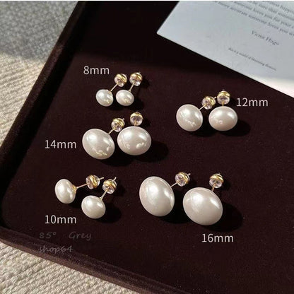 Fashionable Pearl Earrings in light - Image 5