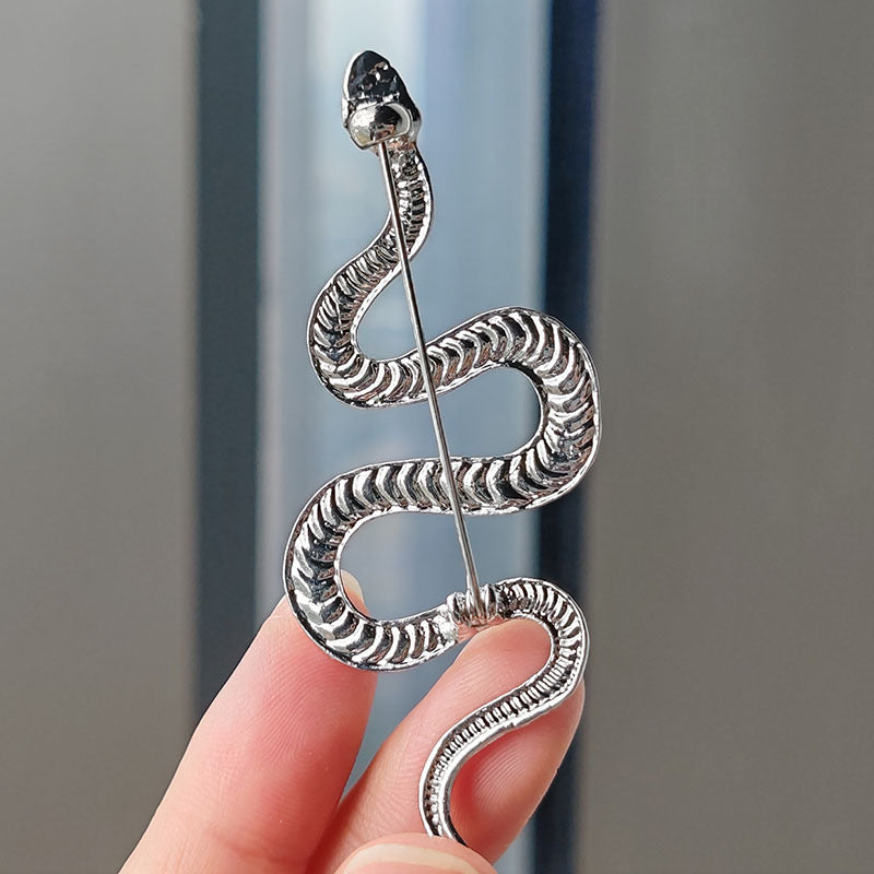 stylish snake brooch gold