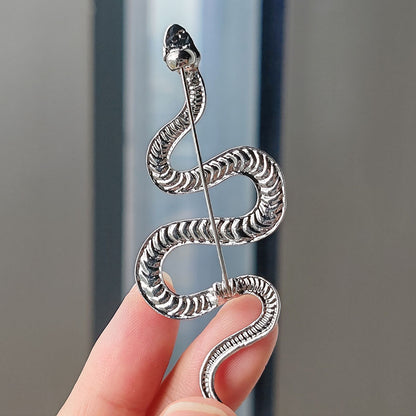stylish snake brooch gold