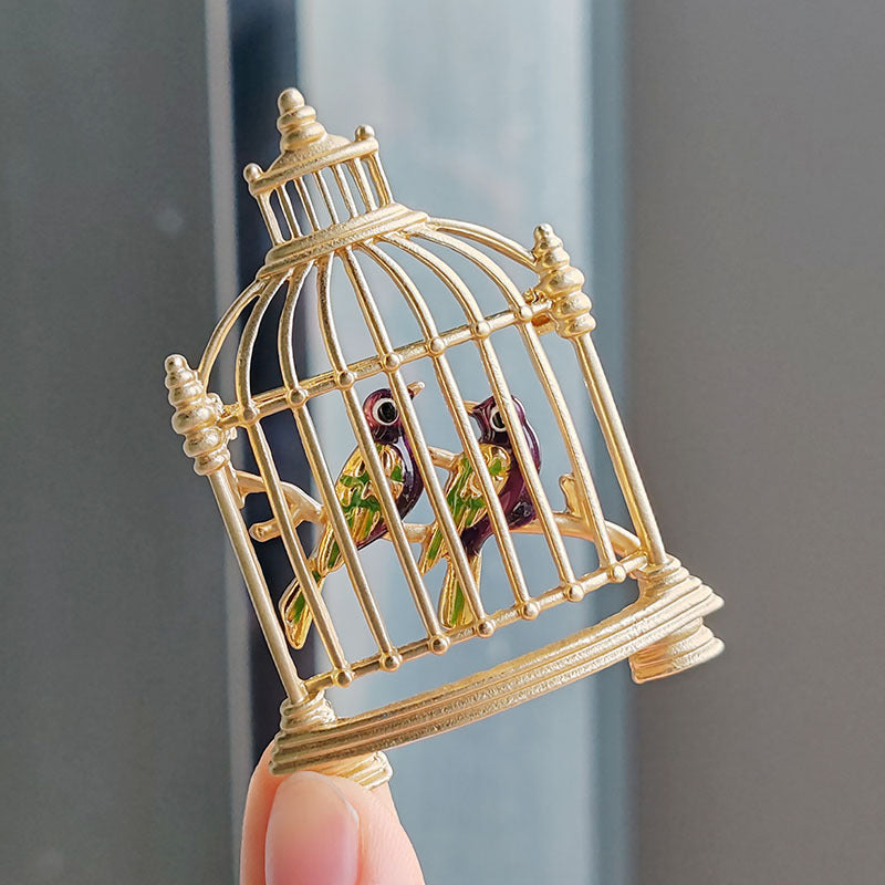 Trendy vintage-inspired jewelry accessory