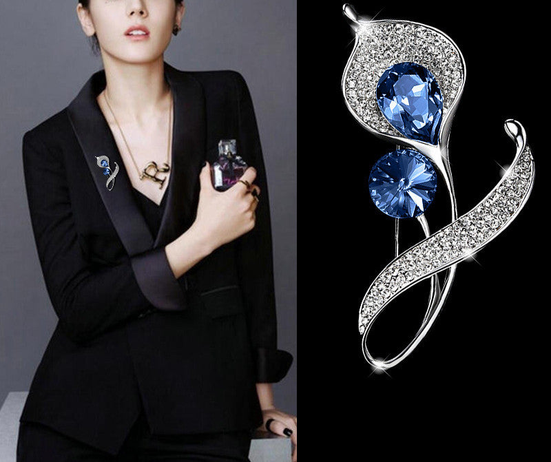 Beautiful floral design pin for casual wear