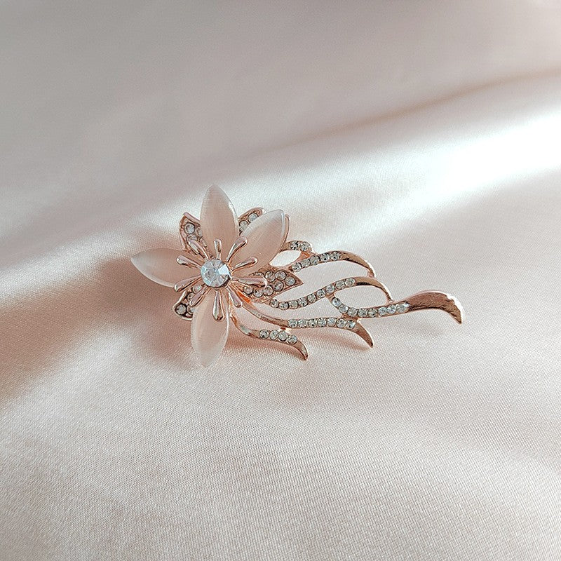 High-Quality Alloy Brooch with Gemstone - Unique Gift