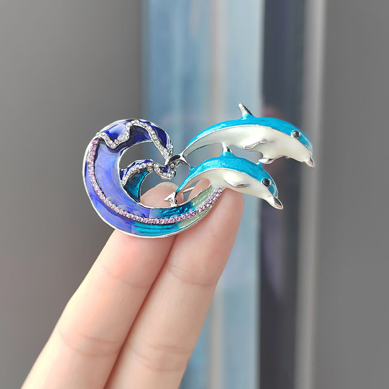 Charming dolphin pin for gift ideas