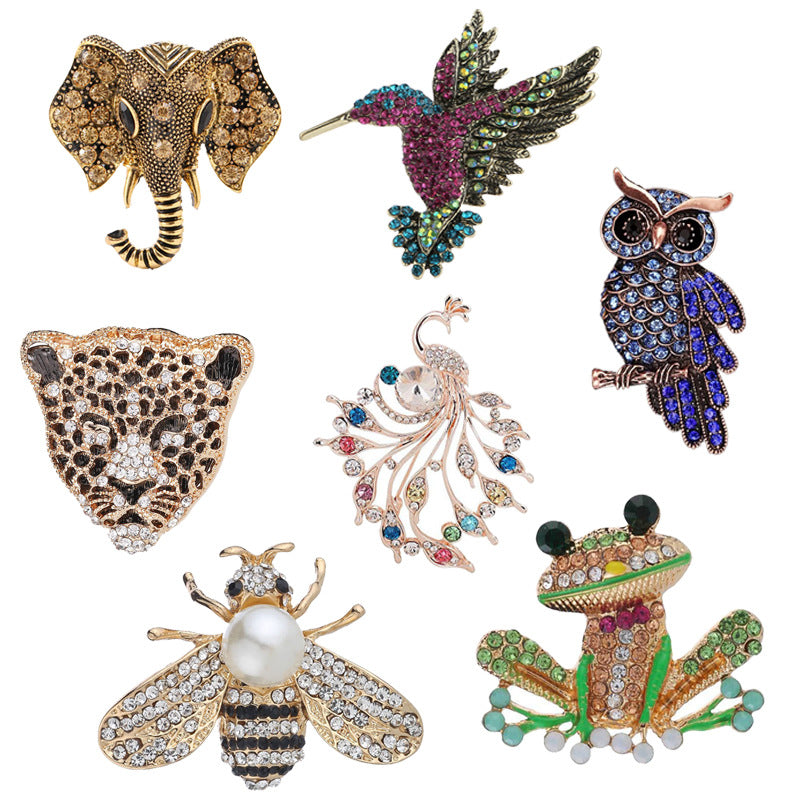 Fashionable gold butterfly brooch