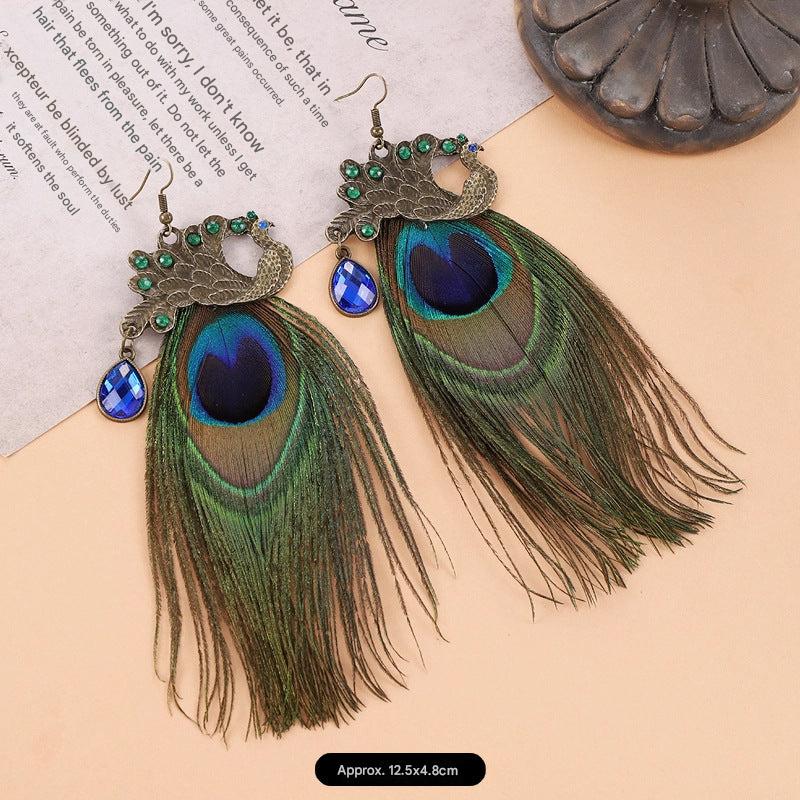 Artistic Feather Earrings Design - Image 4