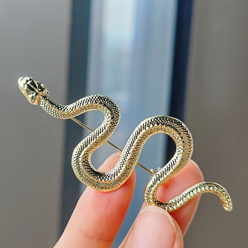stylish snake brooch gold