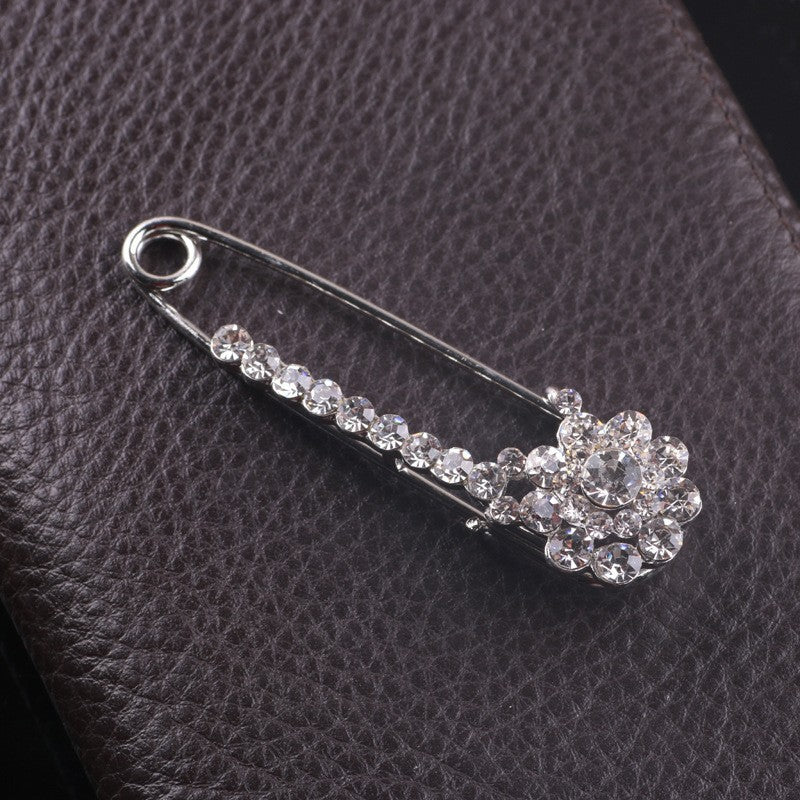 Model Wearing Brooch - Image 7