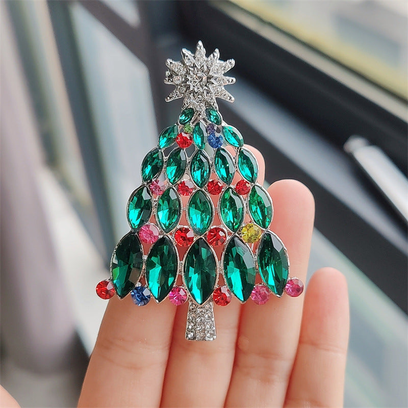 brooch with sparkling details festive winter accessory image 4
