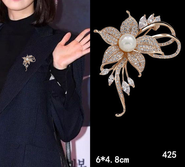 Fall 2024 women accessory brooch