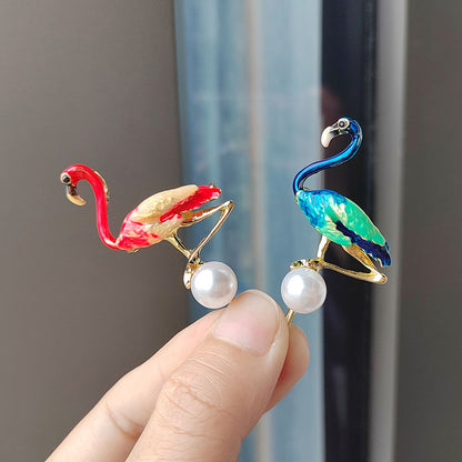 Flamingo Pearl Brooch Image 5