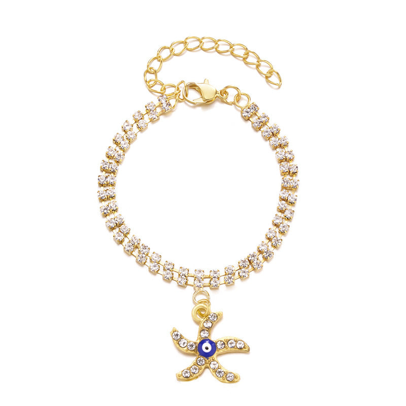Wrist jewelry with eye-catching blue crystals