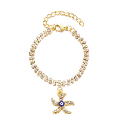 Wrist jewelry with eye-catching blue crystals