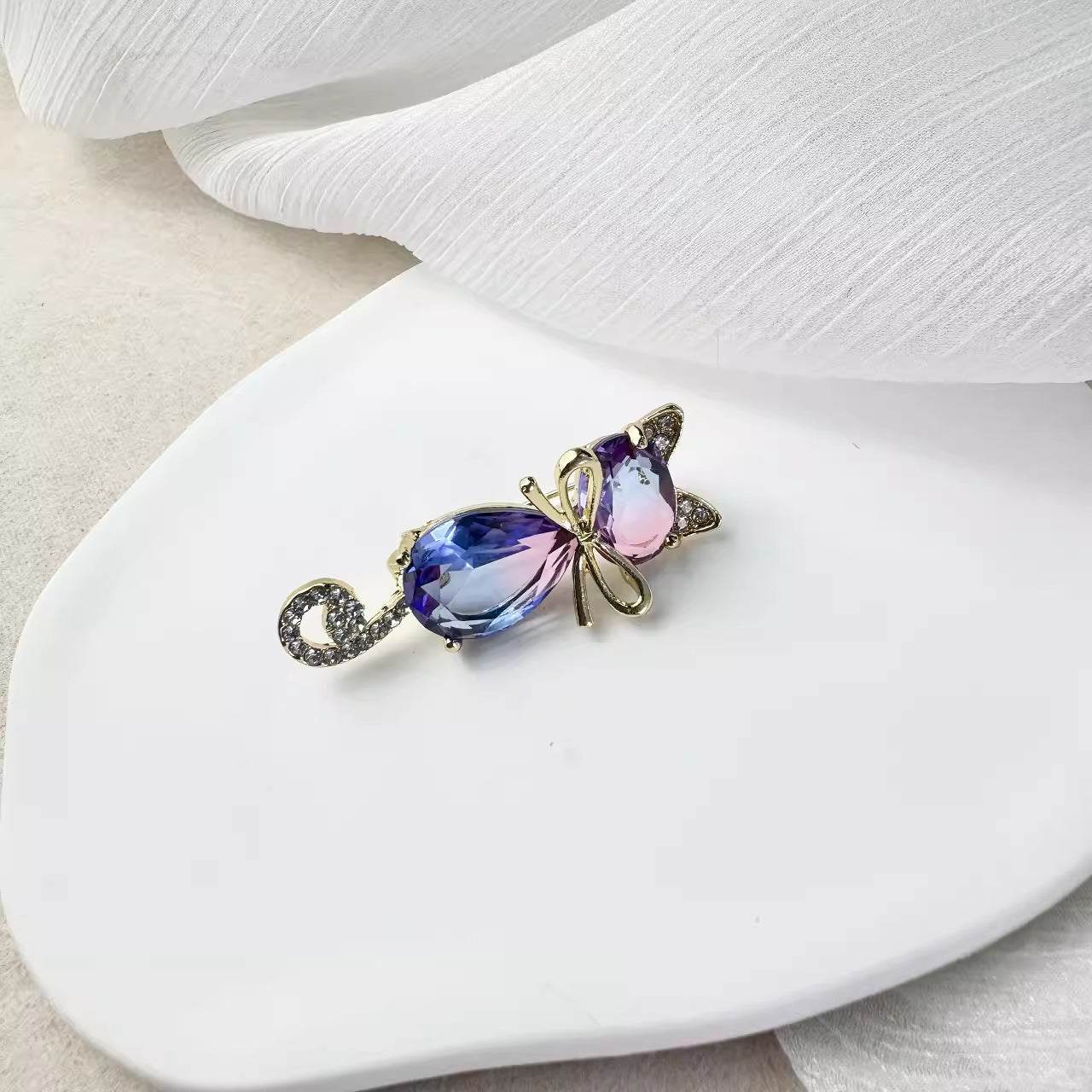 High-End Cat-Shaped Pin - Image 4