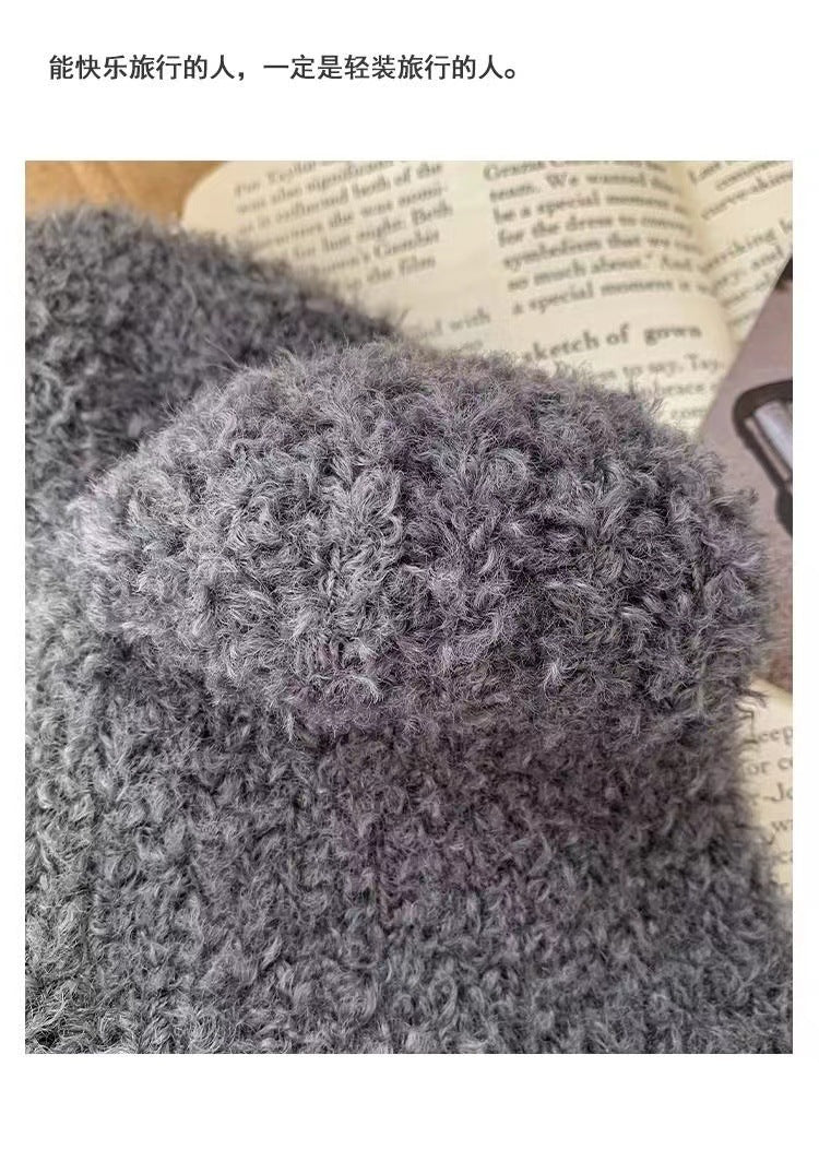 Stylish women's winter hat image 2