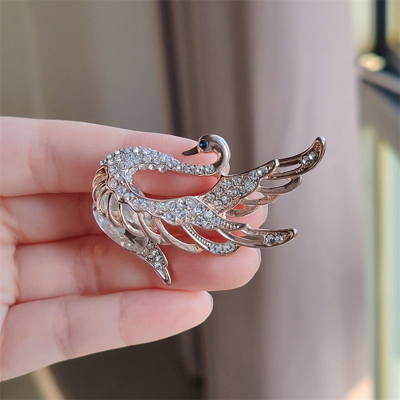 Fashion accessory for women brooch
