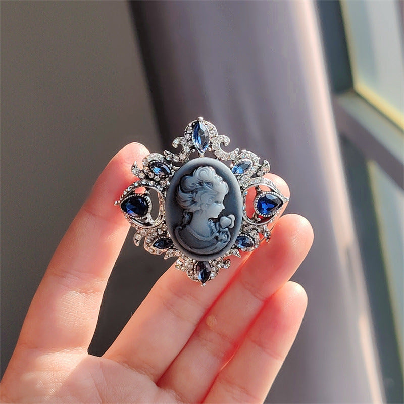 Stylish women's brooch for accessories
