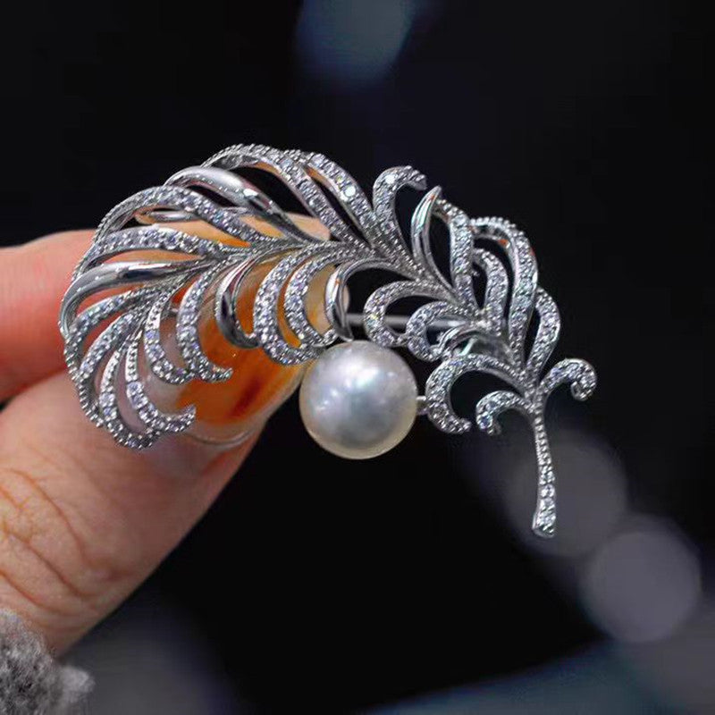 Detailed view of Fashionable Brooch Design