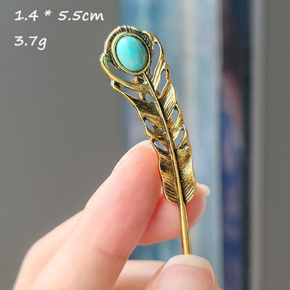Unisex brooch suitable for formal wear